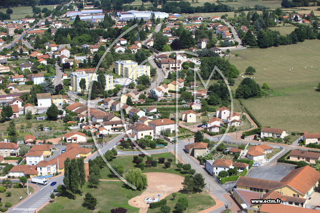 Photo arienne de Pouilly-sous-Charlieu