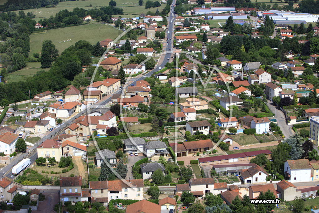 Photo arienne de Pouilly-sous-Charlieu