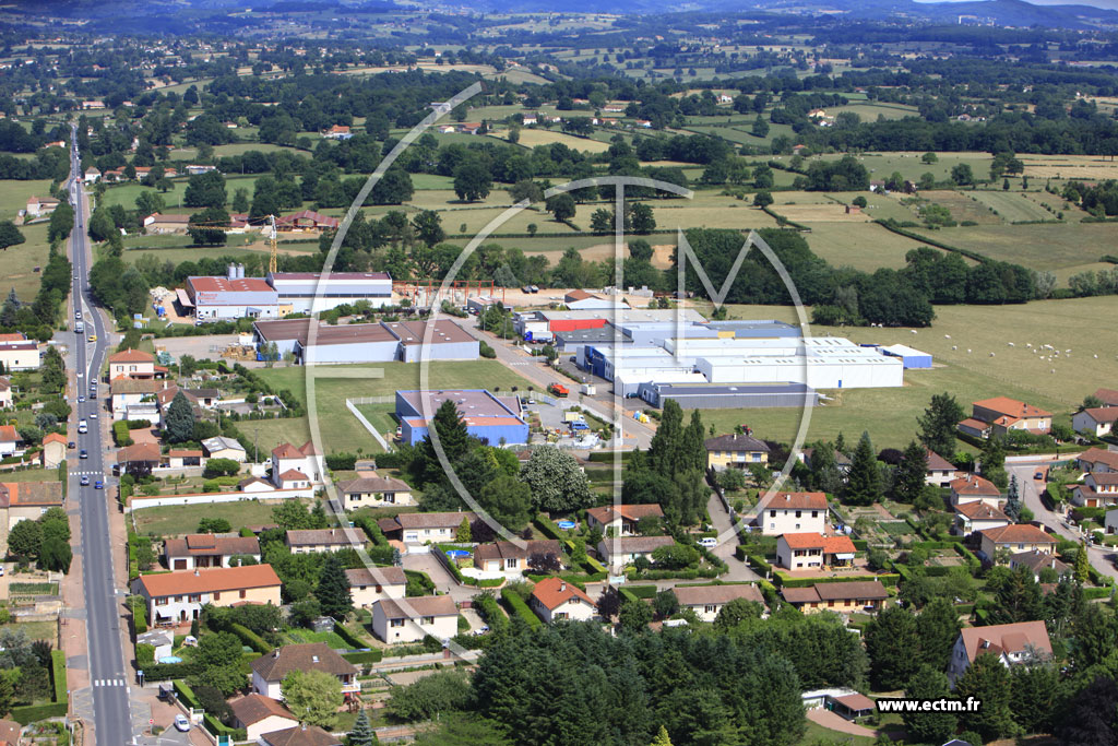 Photo arienne de Pouilly-sous-Charlieu