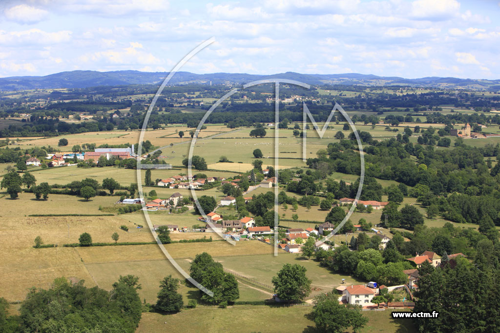 Photo arienne de Pouilly-sous-Charlieu (Haut de Rajasse)