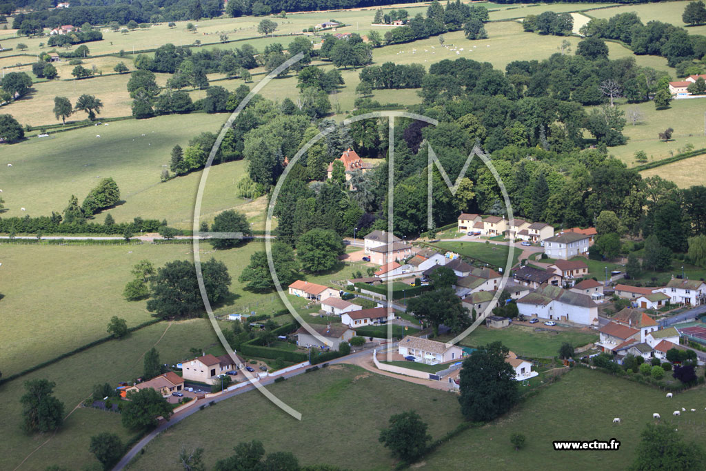 Photo arienne de Saint-Hilaire-sous-Charlieu