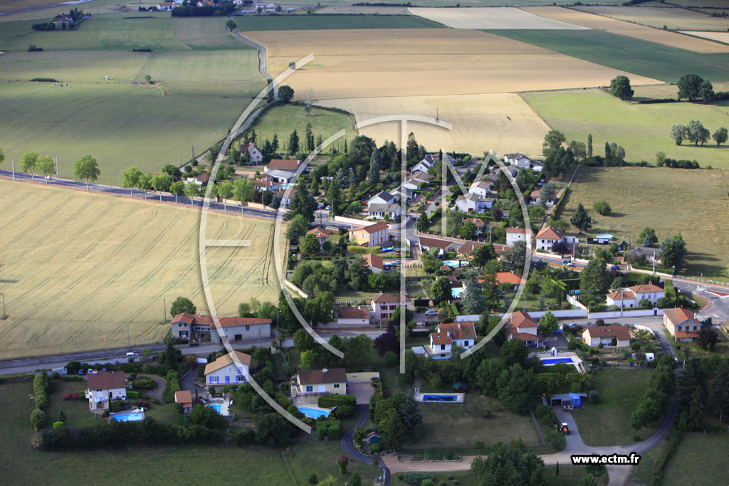 Photo arienne de Saint-Lger-sur-Roanne