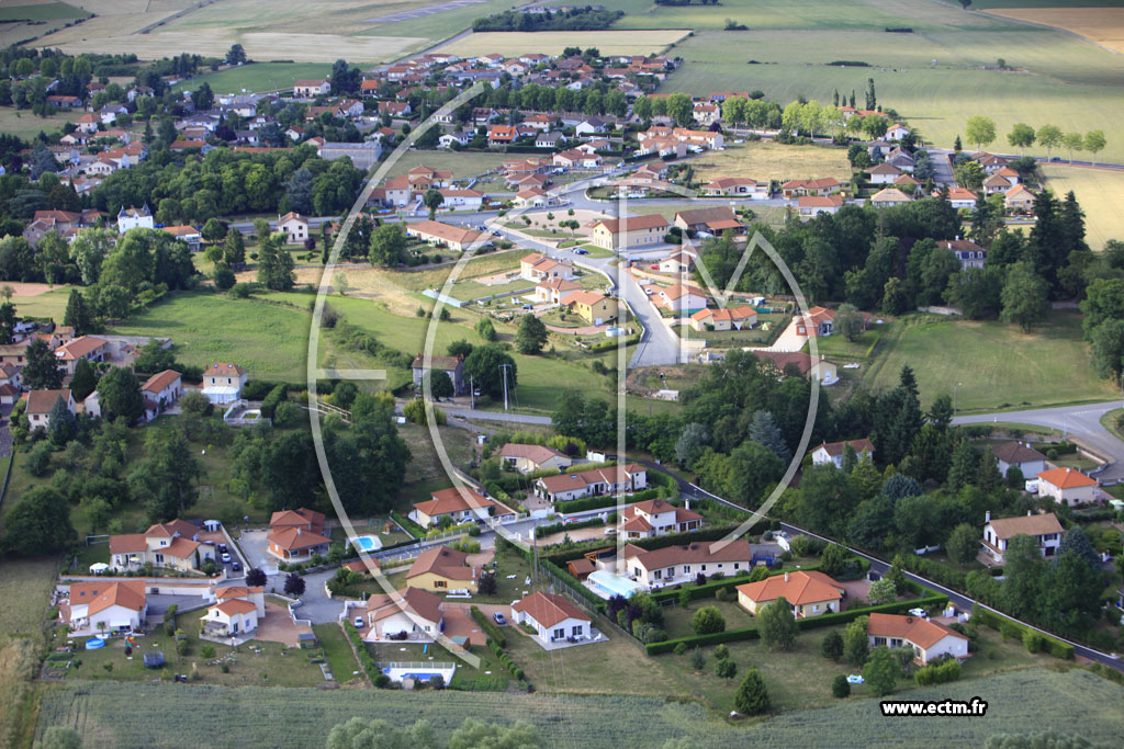 Photo arienne de Saint-Lger-sur-Roanne