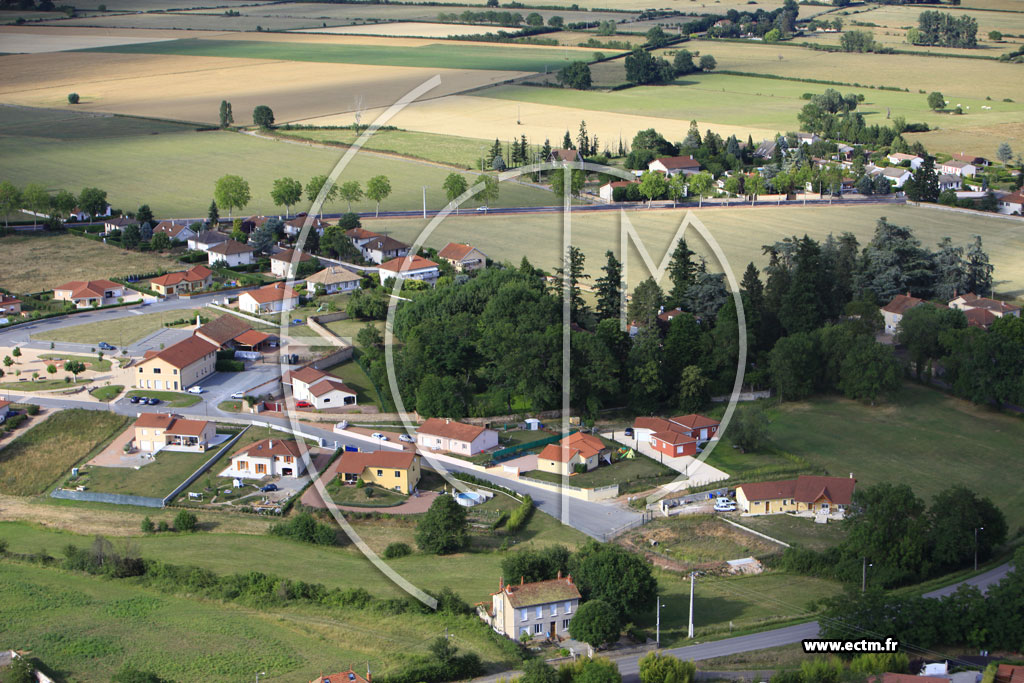 Photo arienne de Saint-Lger-sur-Roanne