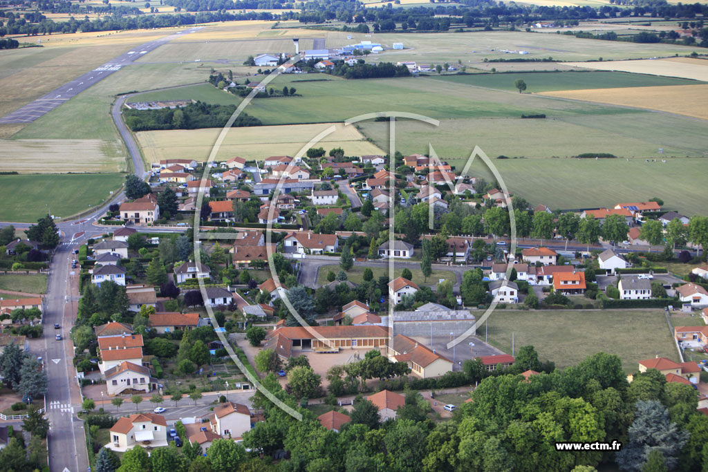 Photo arienne de Saint-Lger-sur-Roanne