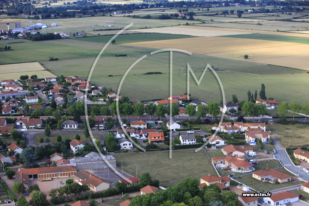 Photo arienne de Saint-Lger-sur-Roanne