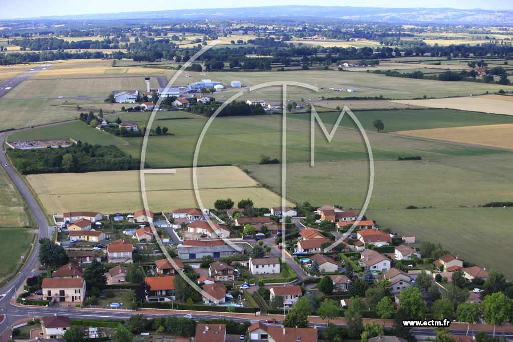Photo arienne de Saint-Lger-sur-Roanne