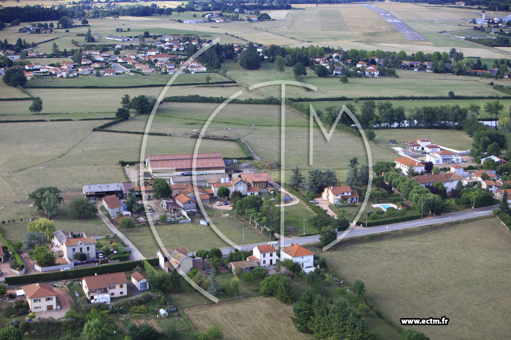 Photo arienne de Saint-Lger-sur-Roanne