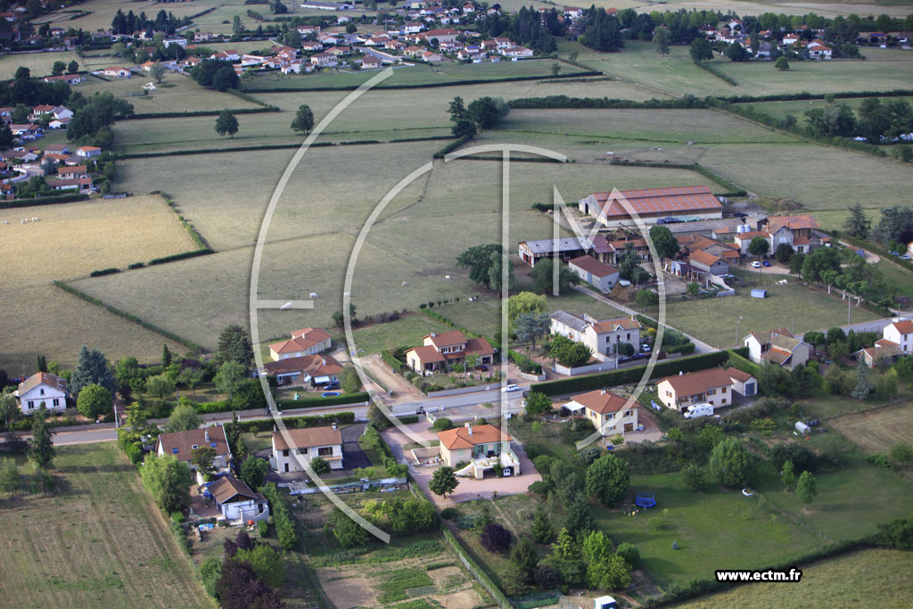 Photo arienne de Saint-Lger-sur-Roanne