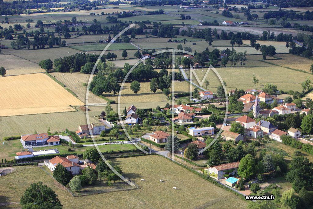 Photo arienne de Pouilly-les-Nonains (Saint-Martin de Boisy)