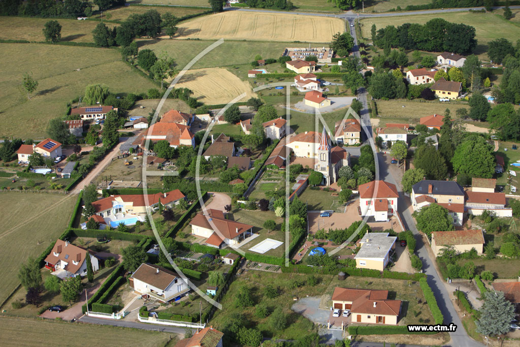 Photo arienne de Pouilly-les-Nonains (Saint-Martin de Boisy)