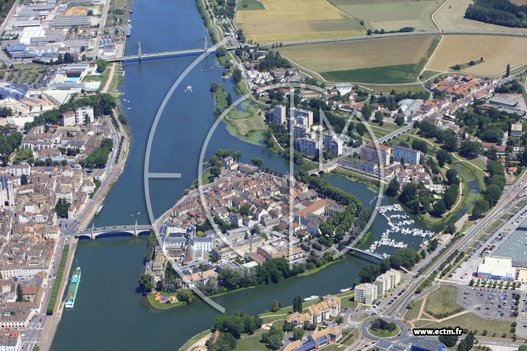 Photo arienne de Chalon-sur-Sane (L'le Saint-Laurent)