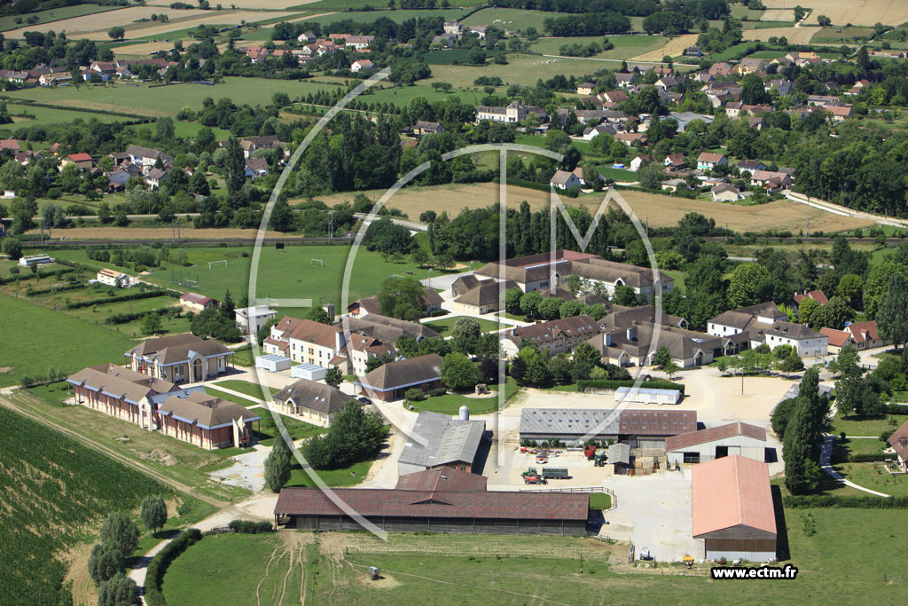Photo arienne de Fontaines