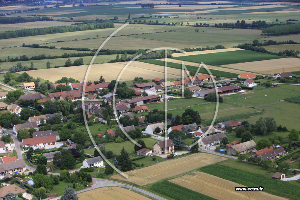 Photo arienne de Saint-Maurice-en-Rivire
