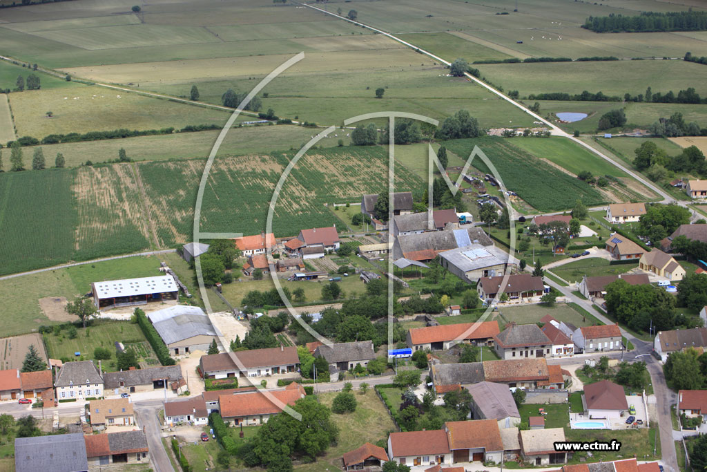 Photo arienne de Saint-Maurice-en-Rivire