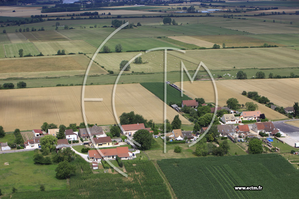 Photo arienne de Saint-Maurice-en-Rivire