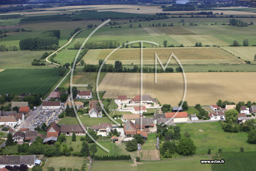 Photo arienne de Saint-Maurice-en-Rivire