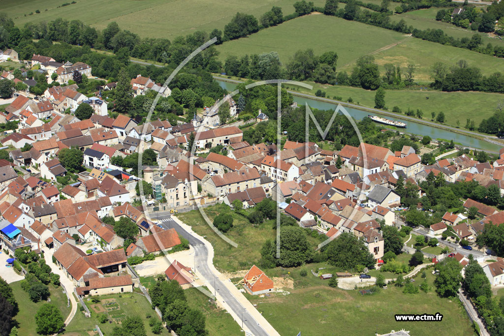 Photo arienne de Fleurey-sur-Ouche