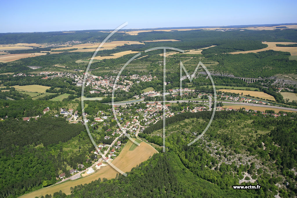 Photo arienne de Velars-sur-Ouche (La Cude)