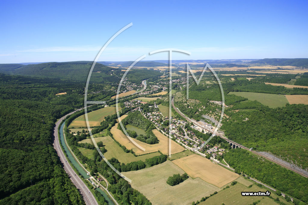 Photo arienne de Velars-sur-Ouche (La Verrerie)