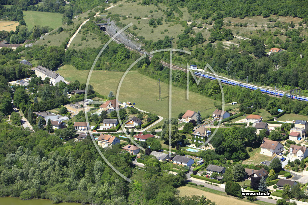 Photo arienne de Velars-sur-Ouche (La Verrerie)