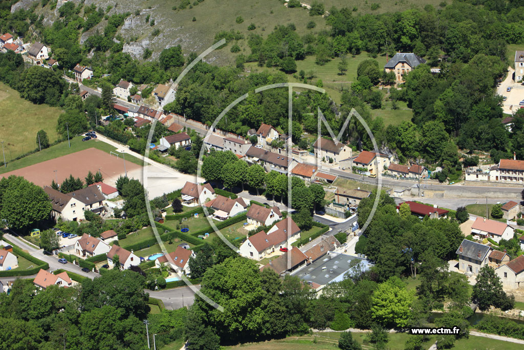 Photo arienne de Velars-sur-Ouche (La Verrerie)