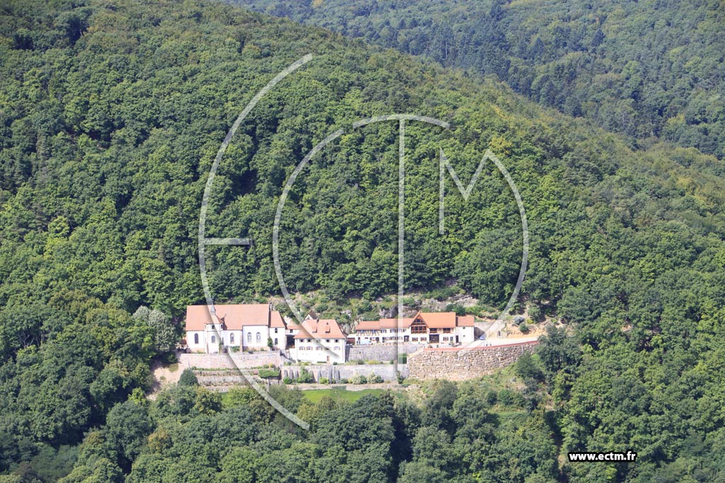 Photo arienne de Pfaffenheim (Chapelle Notre-Dame de Schauenberg)