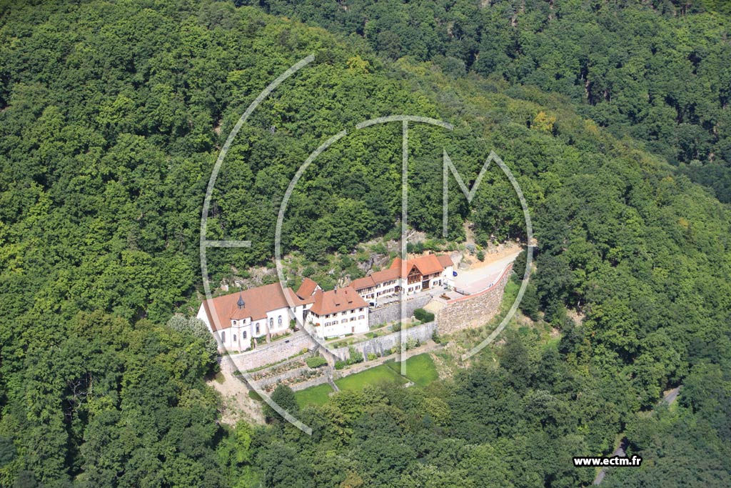 Photo arienne de Pfaffenheim (Chapelle Notre-Dame de Schauenberg)