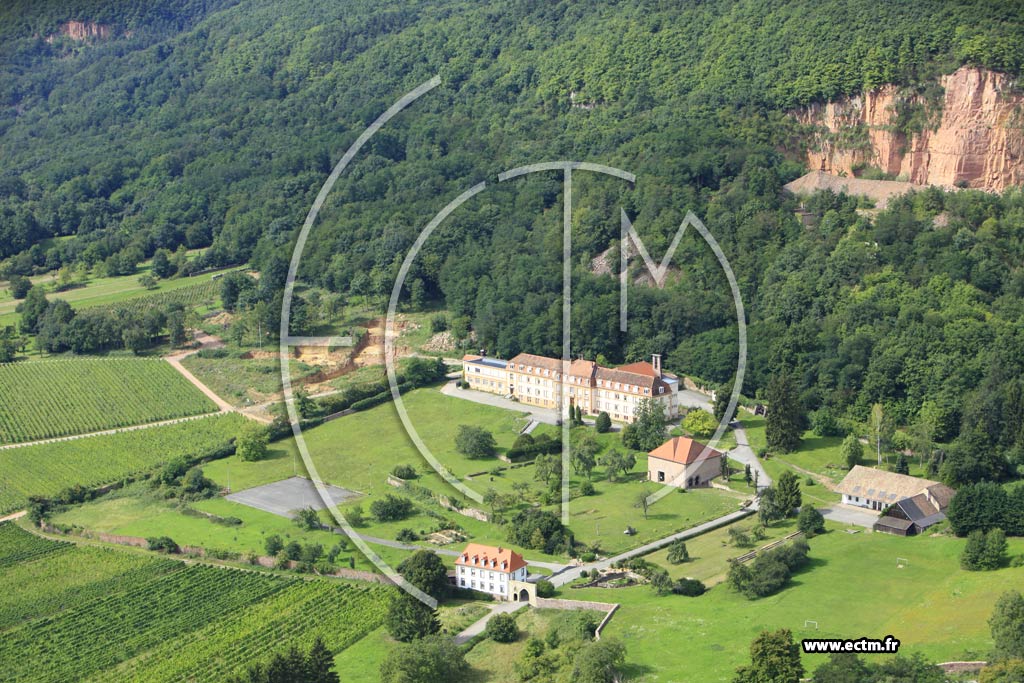 Photo arienne de Vgtlinshoffen (Ancienne Abbaye de Marbach)