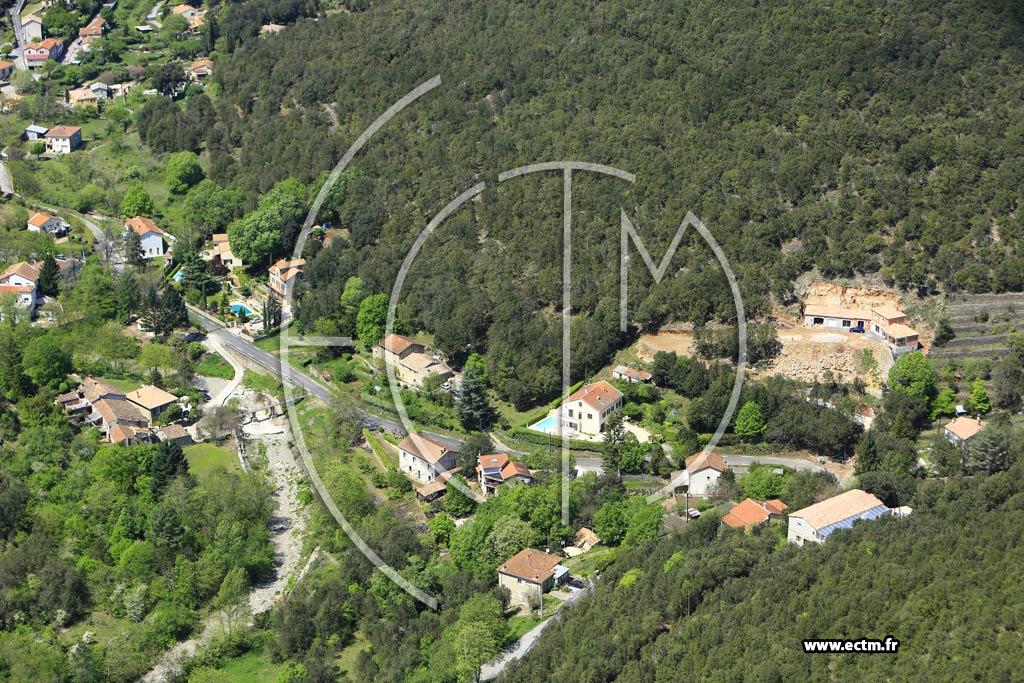 Photo arienne de Les Salles-du-Gardon (La Favde)