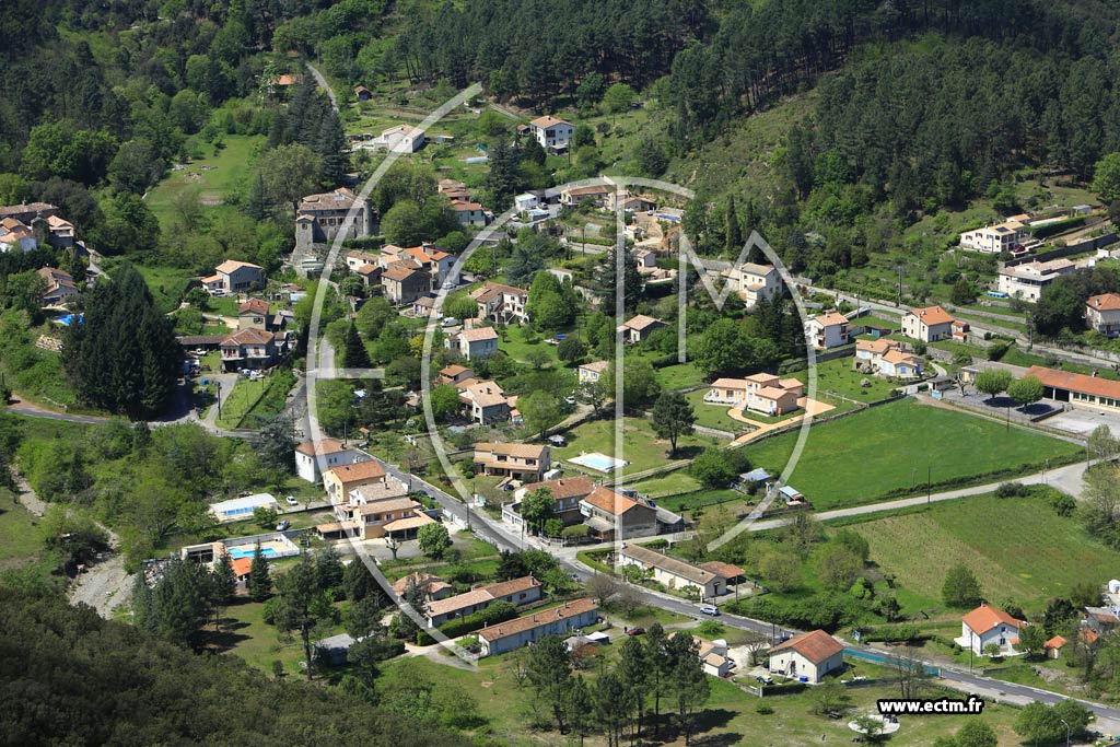 Photo arienne de Les Salles-du-Gardon (La Favde)