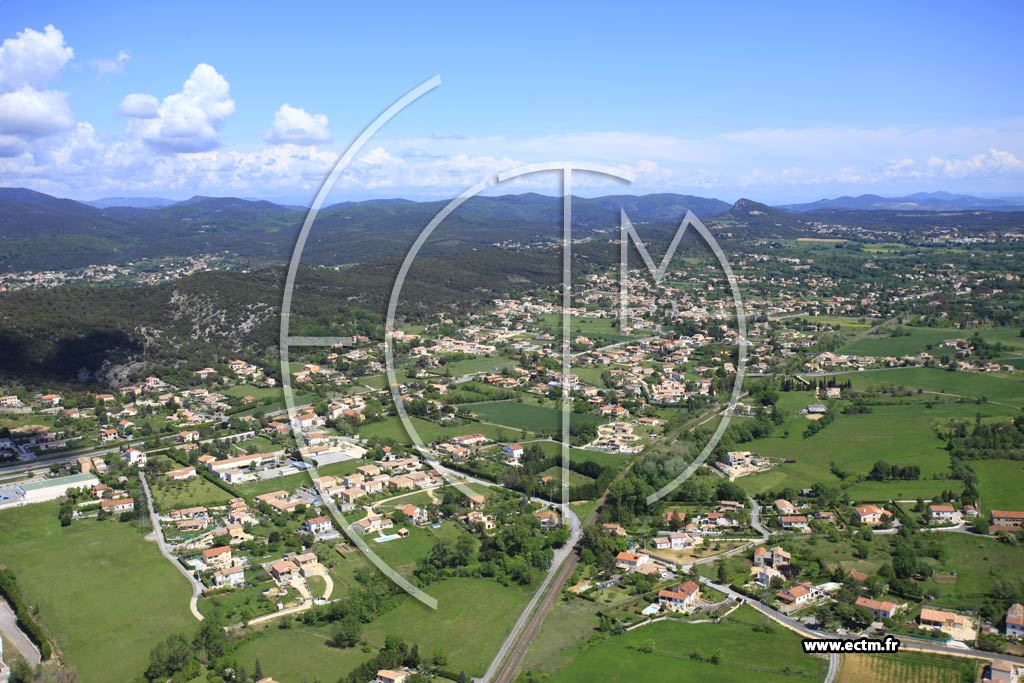 Photo arienne de Saint-Privat-des-Vieux (Mazac)