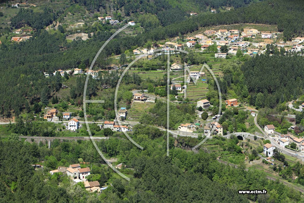 Photo arienne de Sainte-Ccile-d'Andorge (Les Luminires)