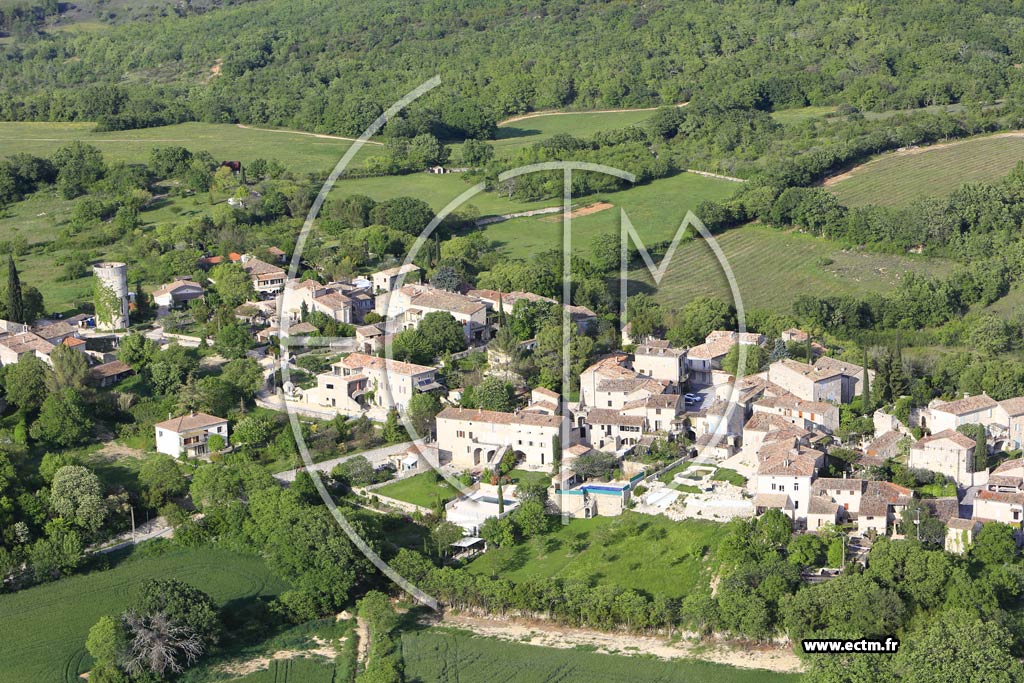 Photo arienne de Saint-Jean-de-Marujols-et-Avjan (Avjan)