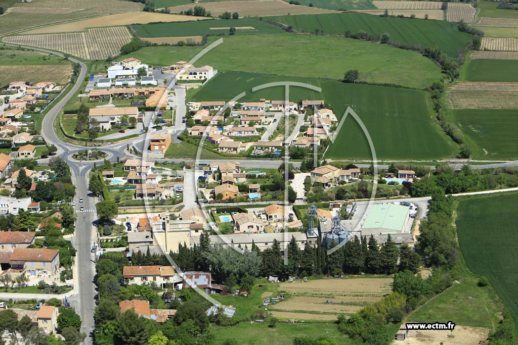 Photo arienne de Saint-Chaptes