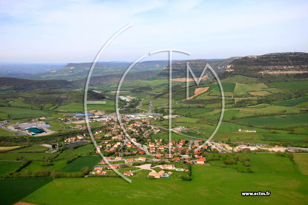 Photo arienne de Roquefort-sur-Soulzon (Lauras)