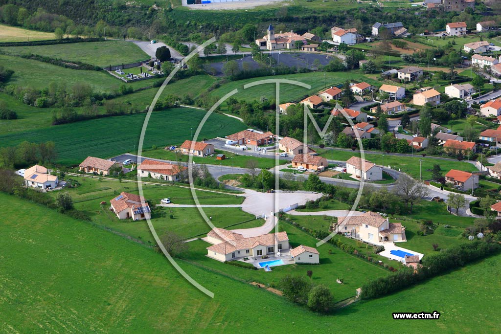 Photo arienne de Roquefort-sur-Soulzon (Lauras)