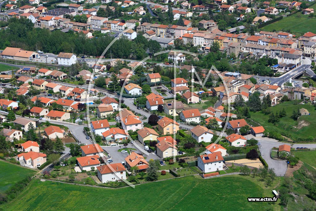 Photo arienne de Saint-Georges-de-Luzenon
