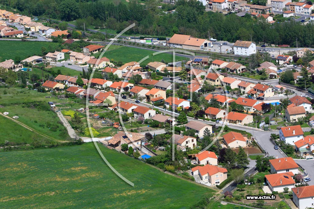 Photo arienne de Saint-Georges-de-Luzenon