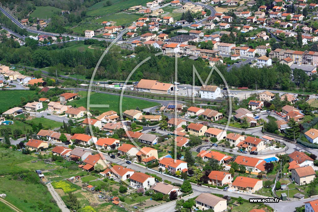 Photo arienne de Saint-Georges-de-Luzenon