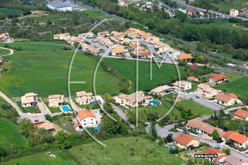 Photo arienne de Saint-Georges-de-Luzenon