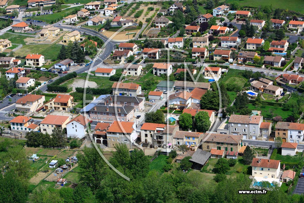 Photo arienne de Saint-Georges-de-Luzenon