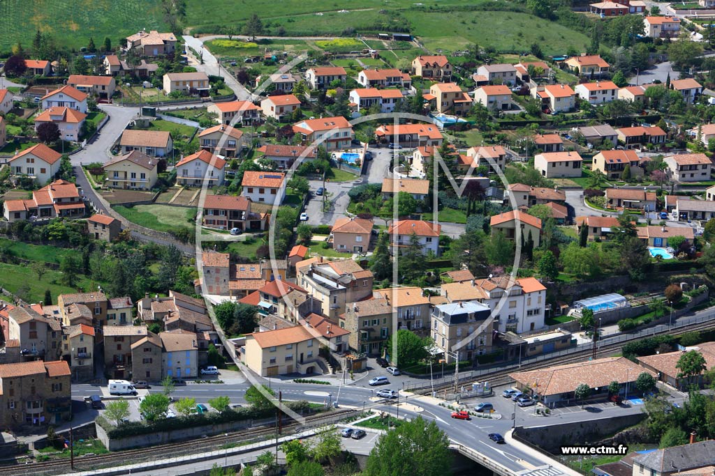 Photo arienne de Saint-Georges-de-Luzenon