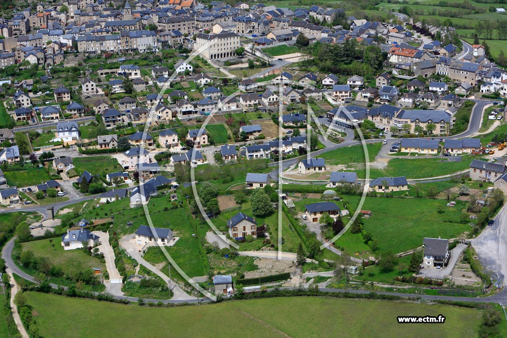 Photo arienne de Svrac-le-Chteau