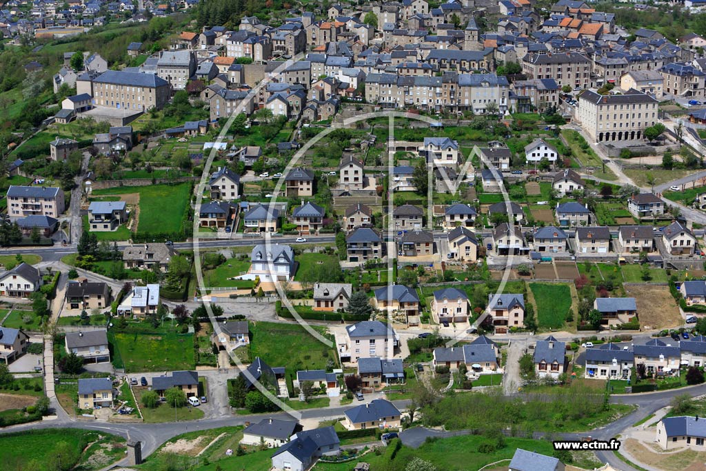 Photo arienne de Svrac-le-Chteau