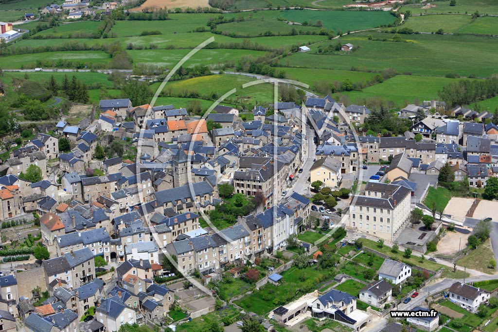 Photo arienne de Svrac-le-Chteau
