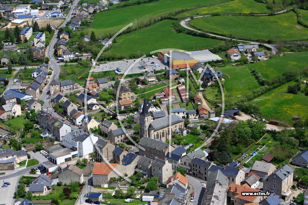 Photo arienne de Svrac-le-Chteau