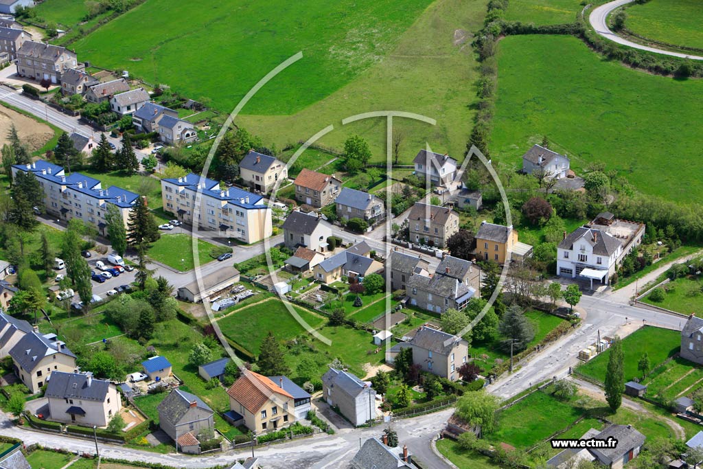 Photo arienne de Svrac-le-Chteau