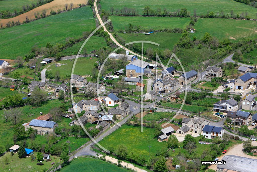 Photo arienne de Svrac-le-Chteau (Blayac)