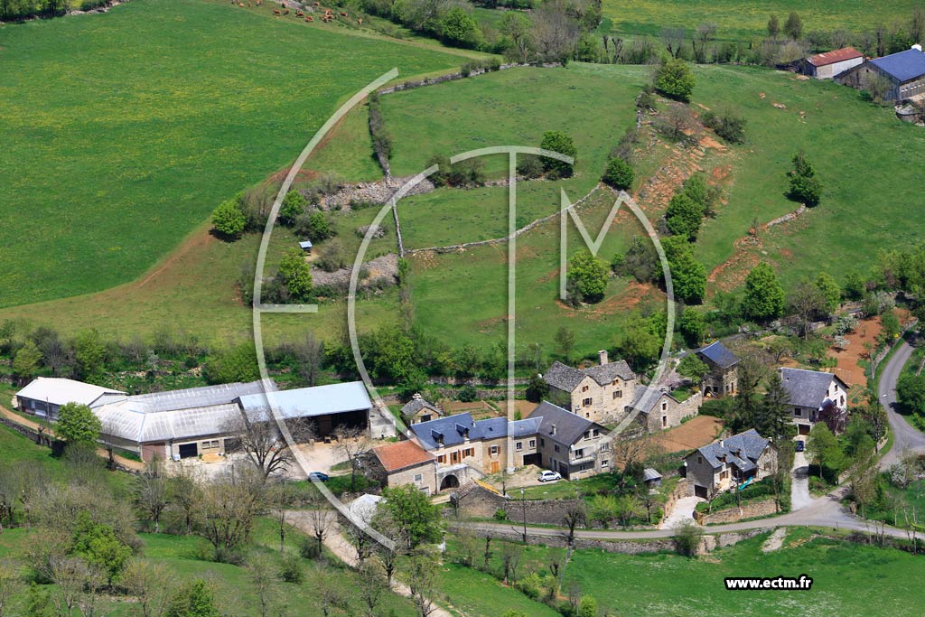Photo arienne de Svrac-le-Chteau (Saint-Dalmazy)